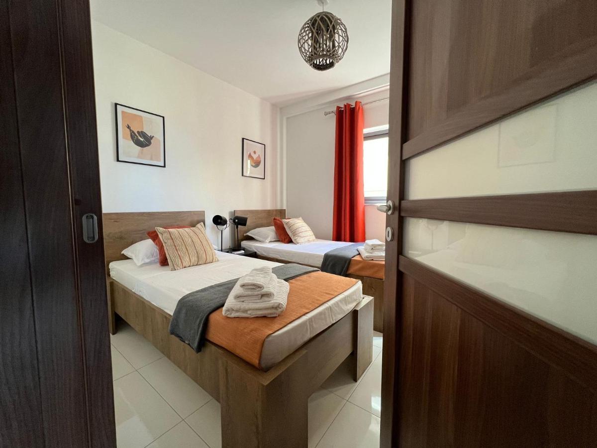 Brand New Apartment 2 Mins From Seafront 圣保罗湾城 外观 照片